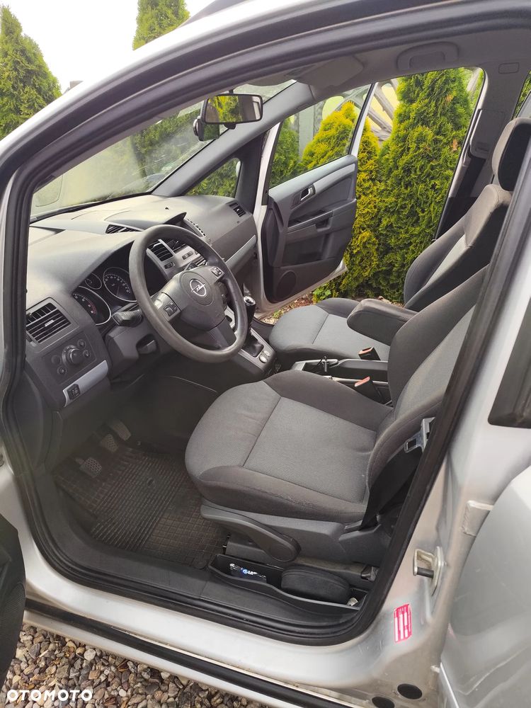 Opel Zafira 1.8 Cosmo - 8