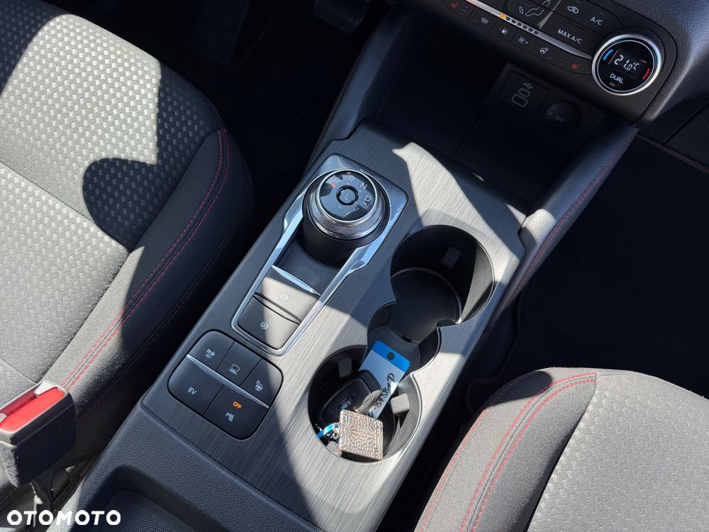 Ford Kuga 2.5 Duratec PHEV ST-LINE X - 36