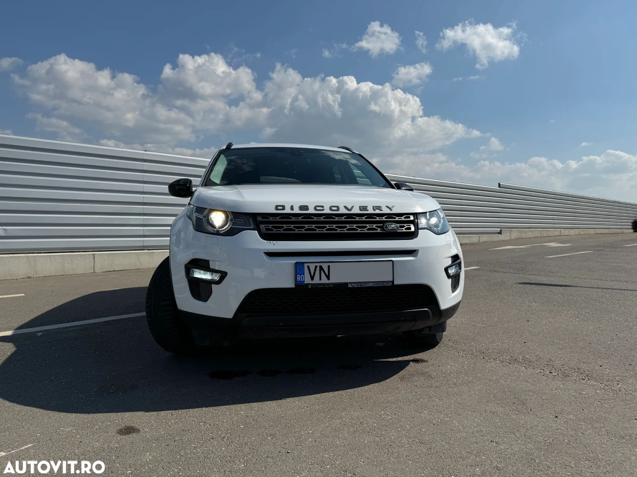 Land Rover Discovery Sport 2.0 l TD4 HSE Aut. - 1