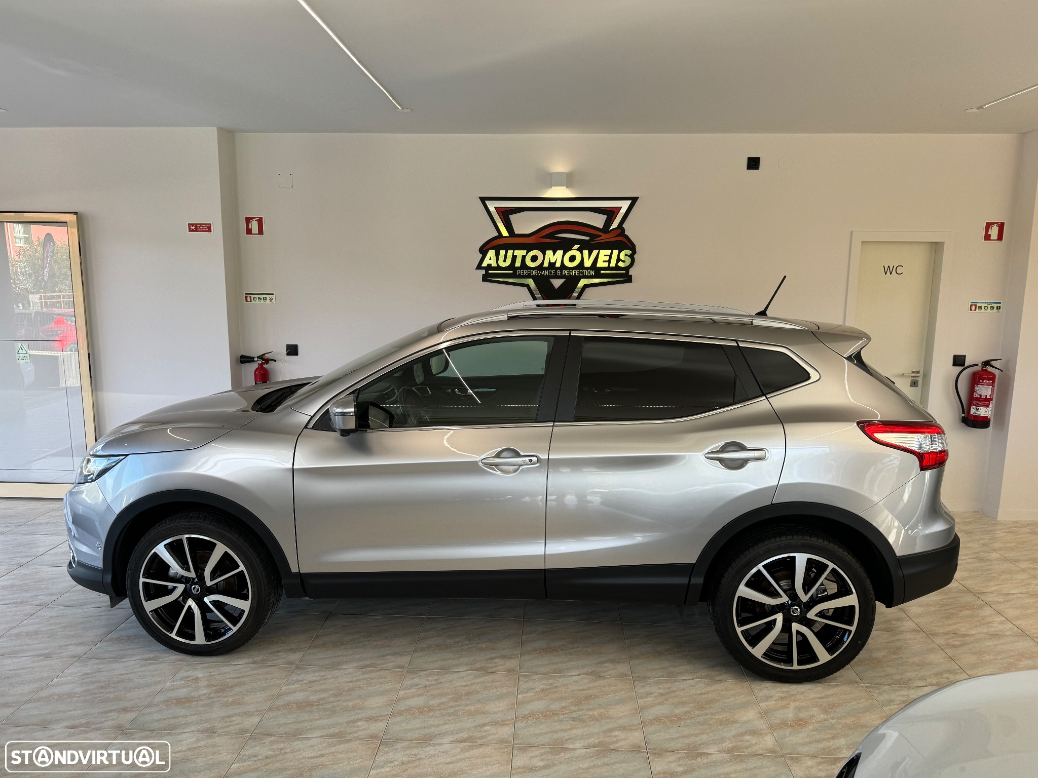 Nissan Qashqai 1.5 dCi TEKNA - 4