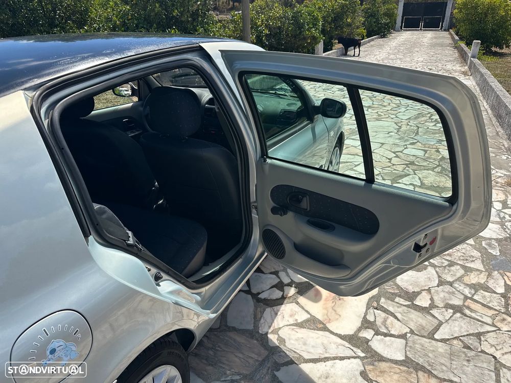 Renault Clio 1.5 dCi Confort Privilège - 17