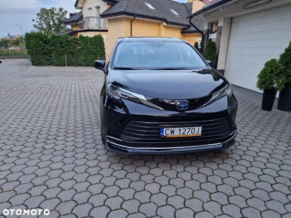 Toyota Sienna - 8
