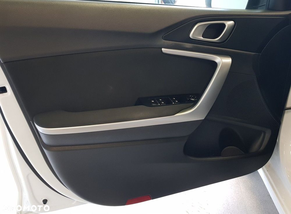 Kia Ceed - 14