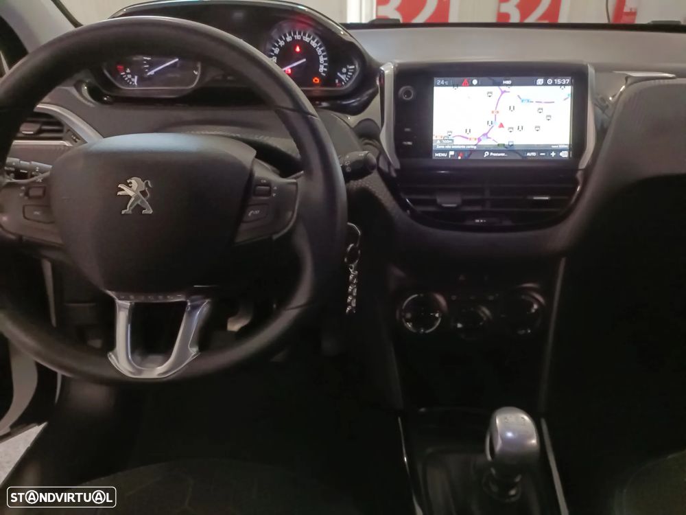 Peugeot 2008 1.2 PureTech Signature - 10