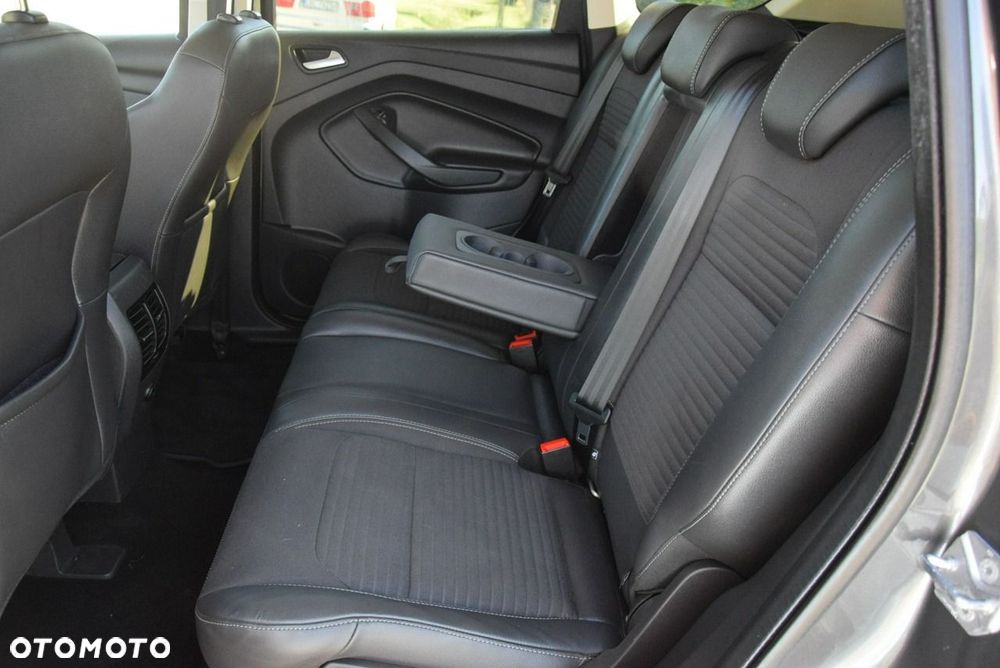 Ford Kuga 2.0 TDCi 4x4 Titanium - 29