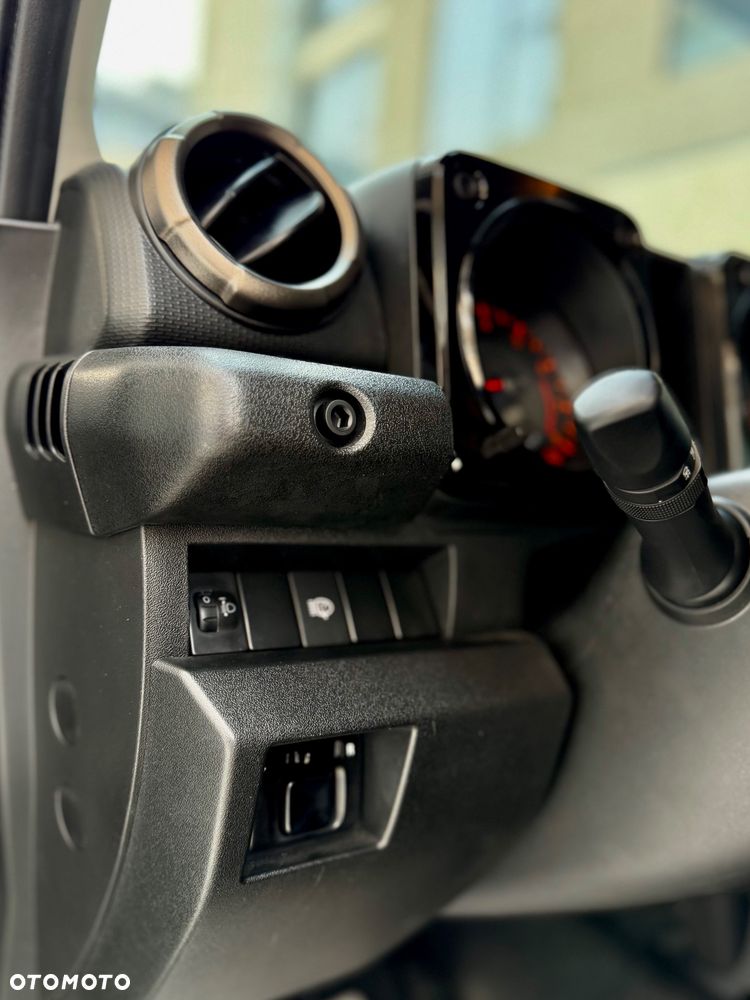 Suzuki Jimny 1.5 Elegance - 35