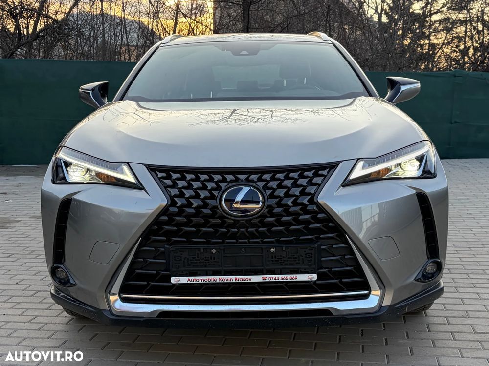 Lexus UX 250h Business Edition - 32