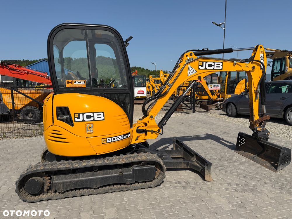 JCB 8025 - 4