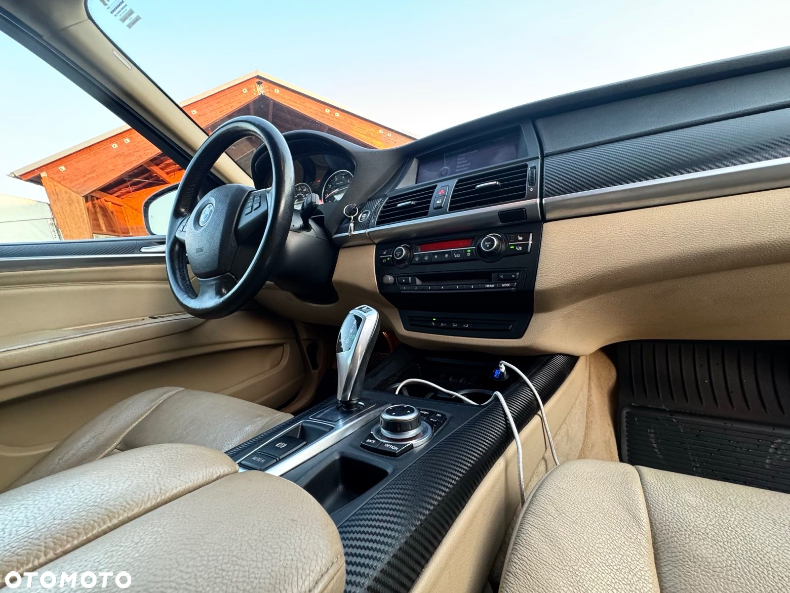 BMW X5 4.8i xDrive - 9