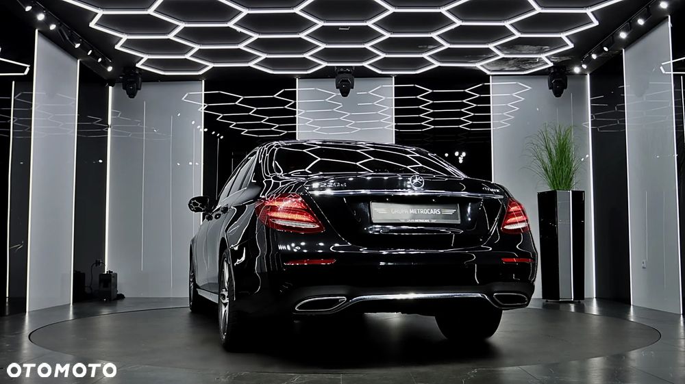Mercedes-Benz Klasa E ver-220-d-4--matic-amg - 7
