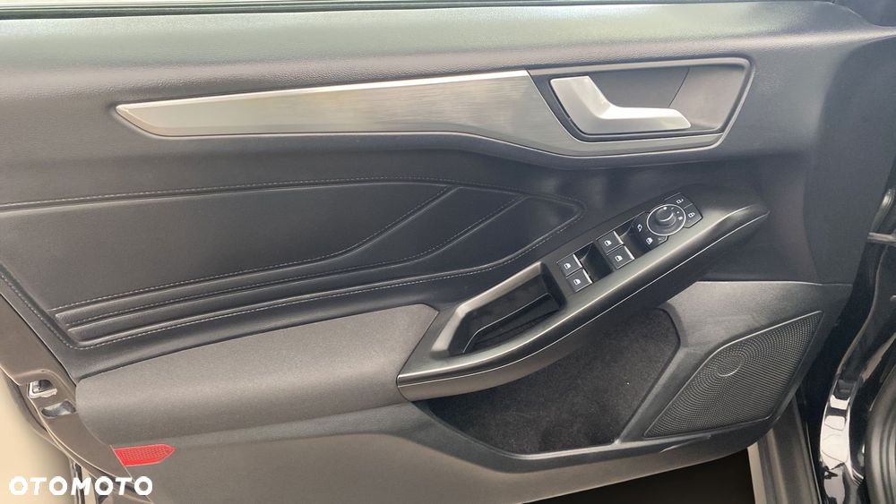 Ford Focus 1.0 EcoBoost mHEV Titanium X - 16