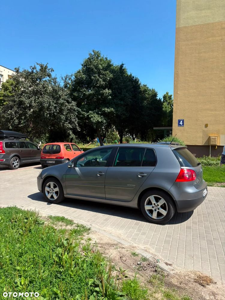 Volkswagen Golf 1.6 United - 1