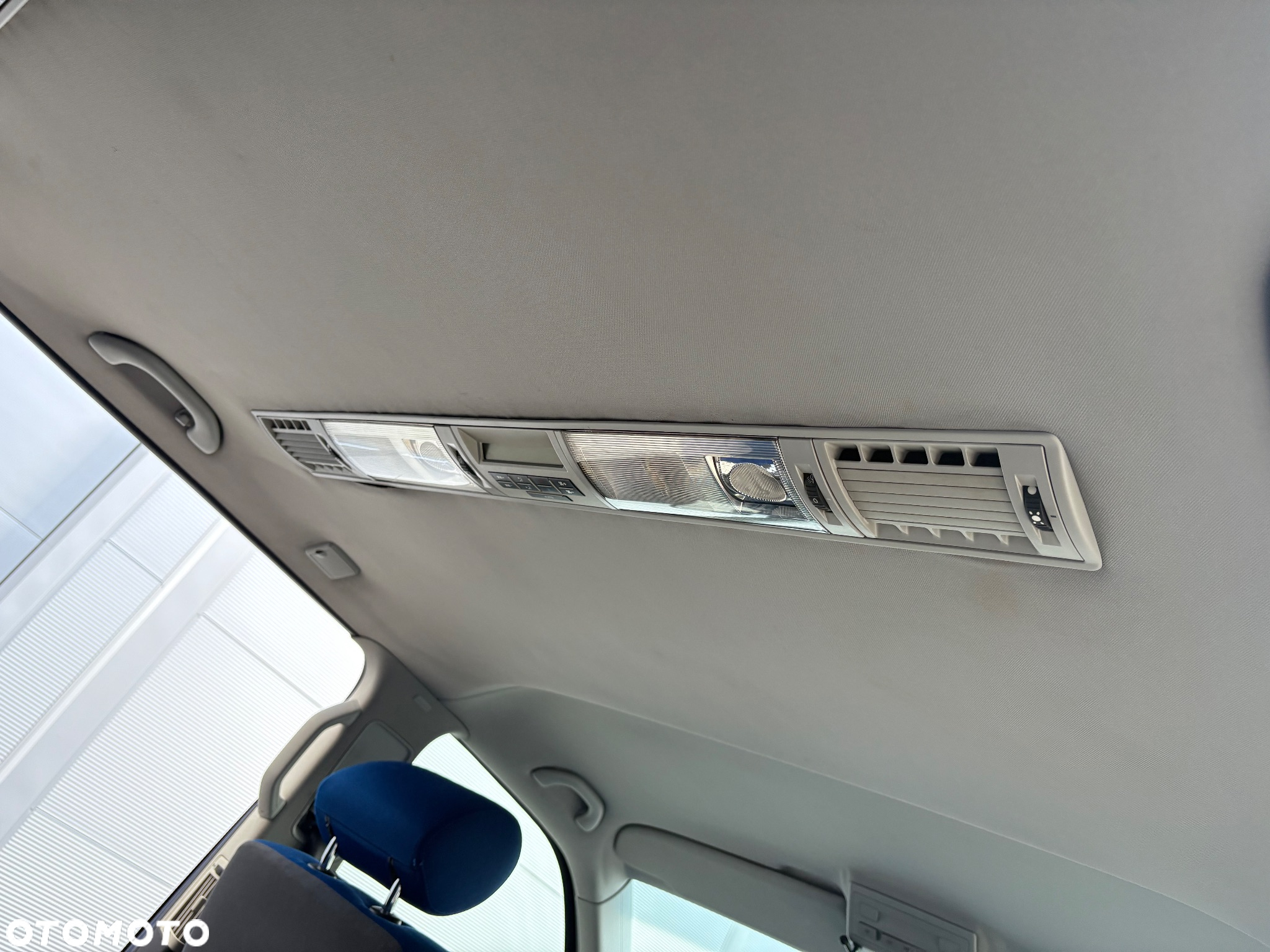 Volkswagen Multivan - 11