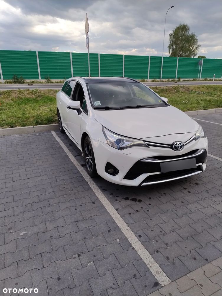 Toyota Avensis 2.0 D-4D Premium - 2