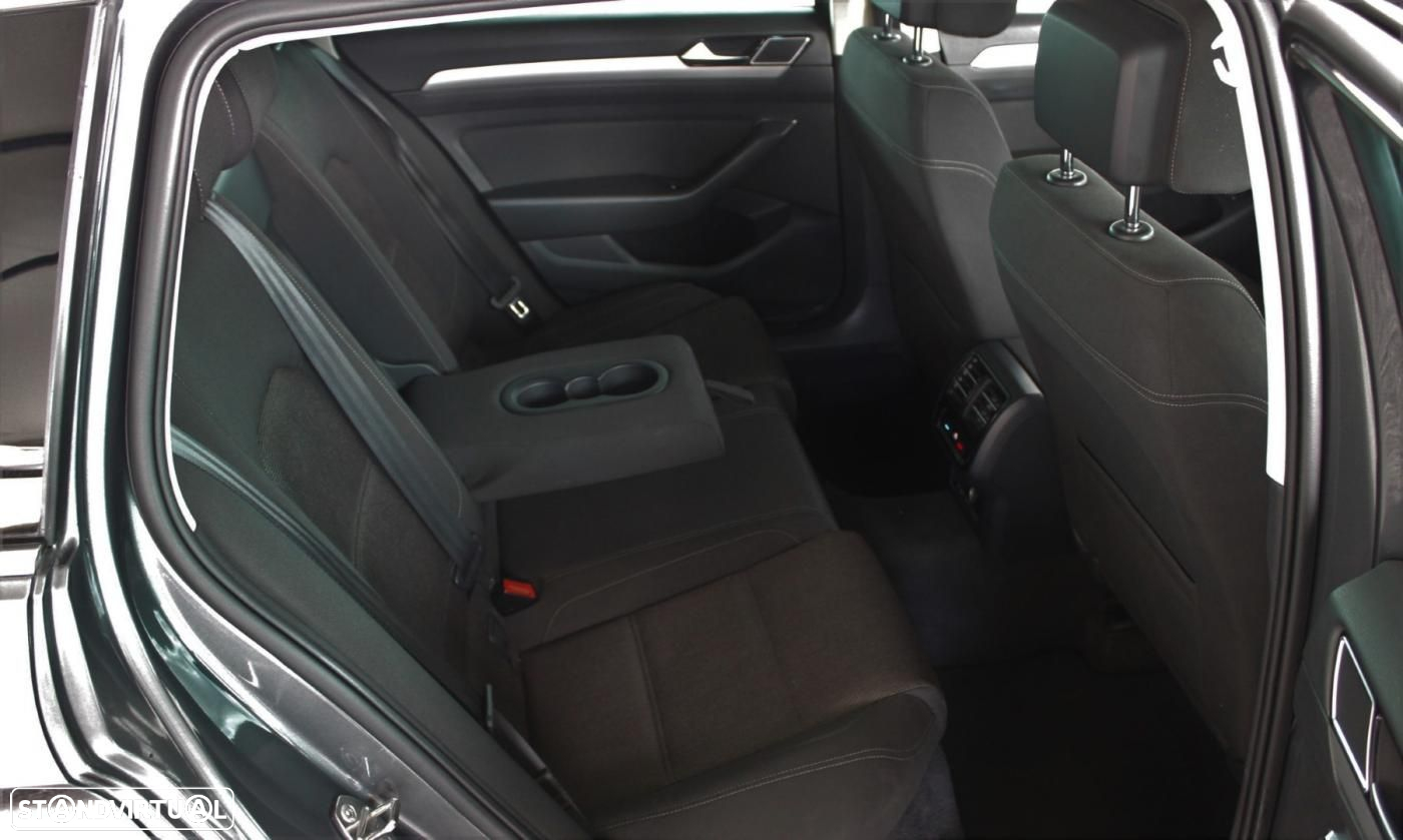 VW Passat Variant 1.6 TDI Confortline DSG - 13
