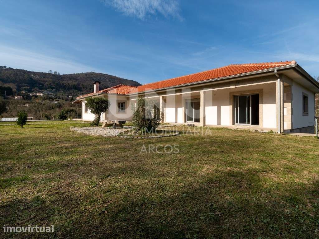 Moradia V3 com terreno em Rio Frio - Grande imagem: 2/27