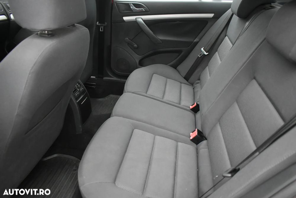 Skoda Octavia 1.6 Ambiente - 13