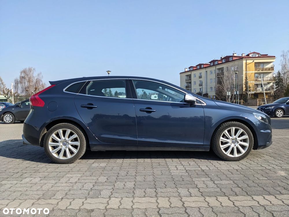 Volvo V40 T4 R-Design Momentum - 6