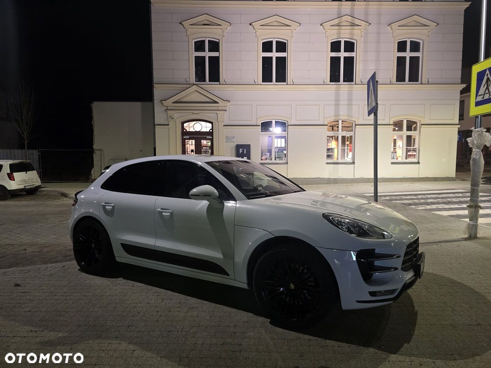 Porsche Macan Turbo - 2