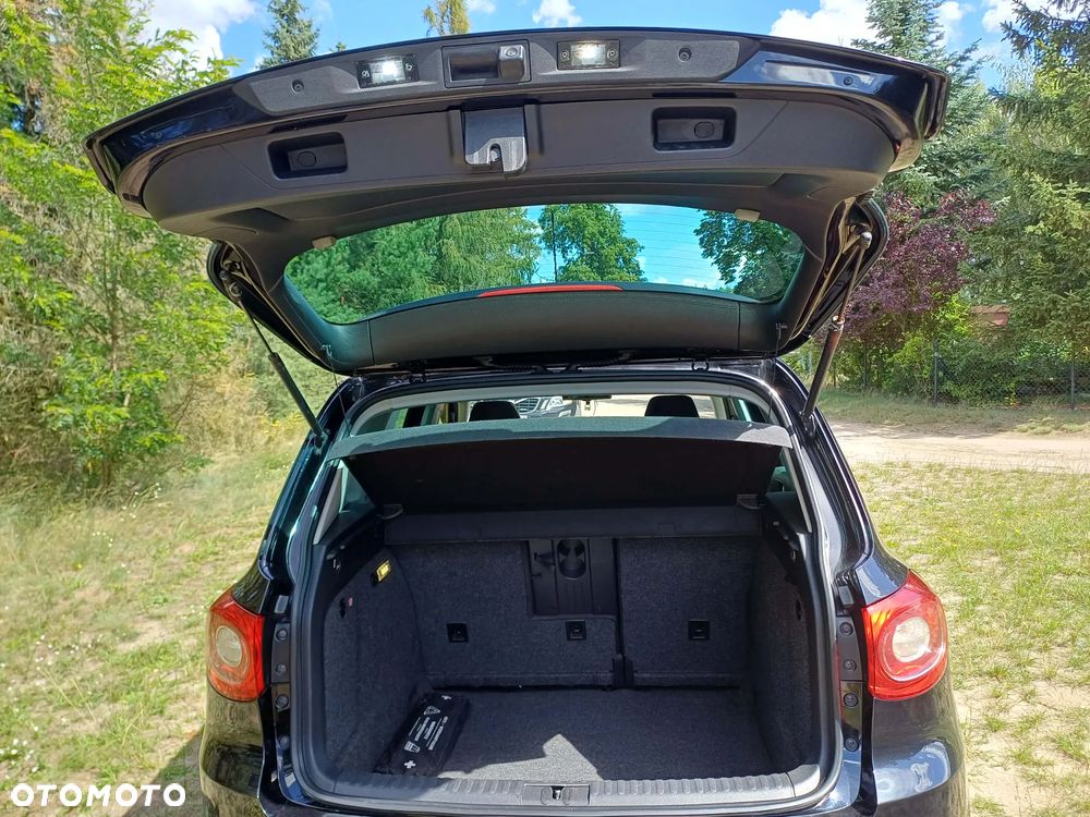 Volkswagen Tiguan - 10