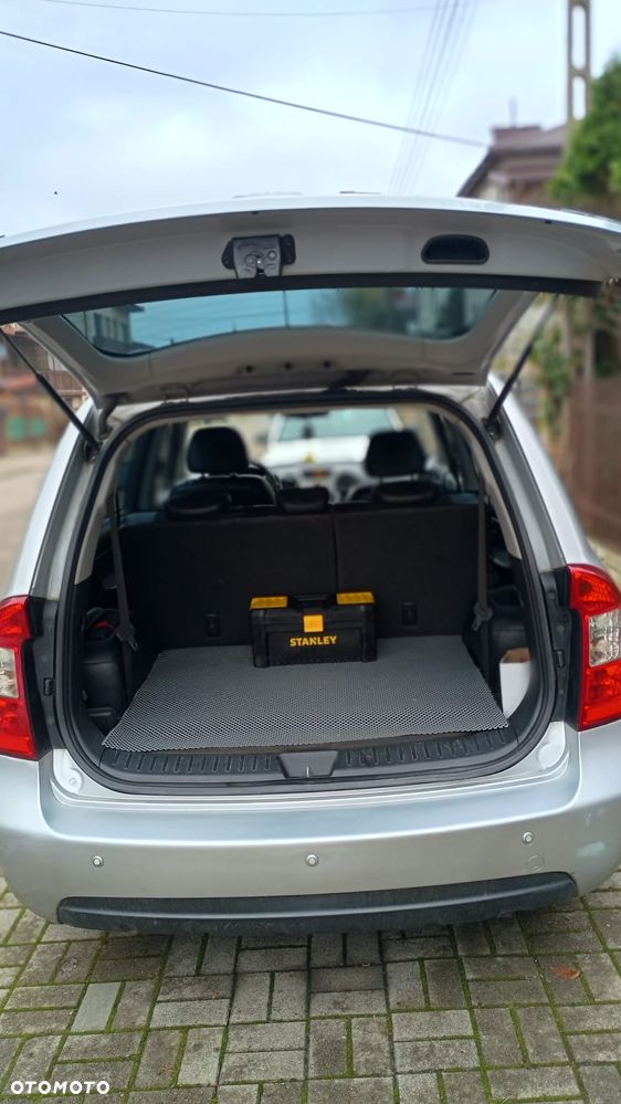 Kia Carens - 5