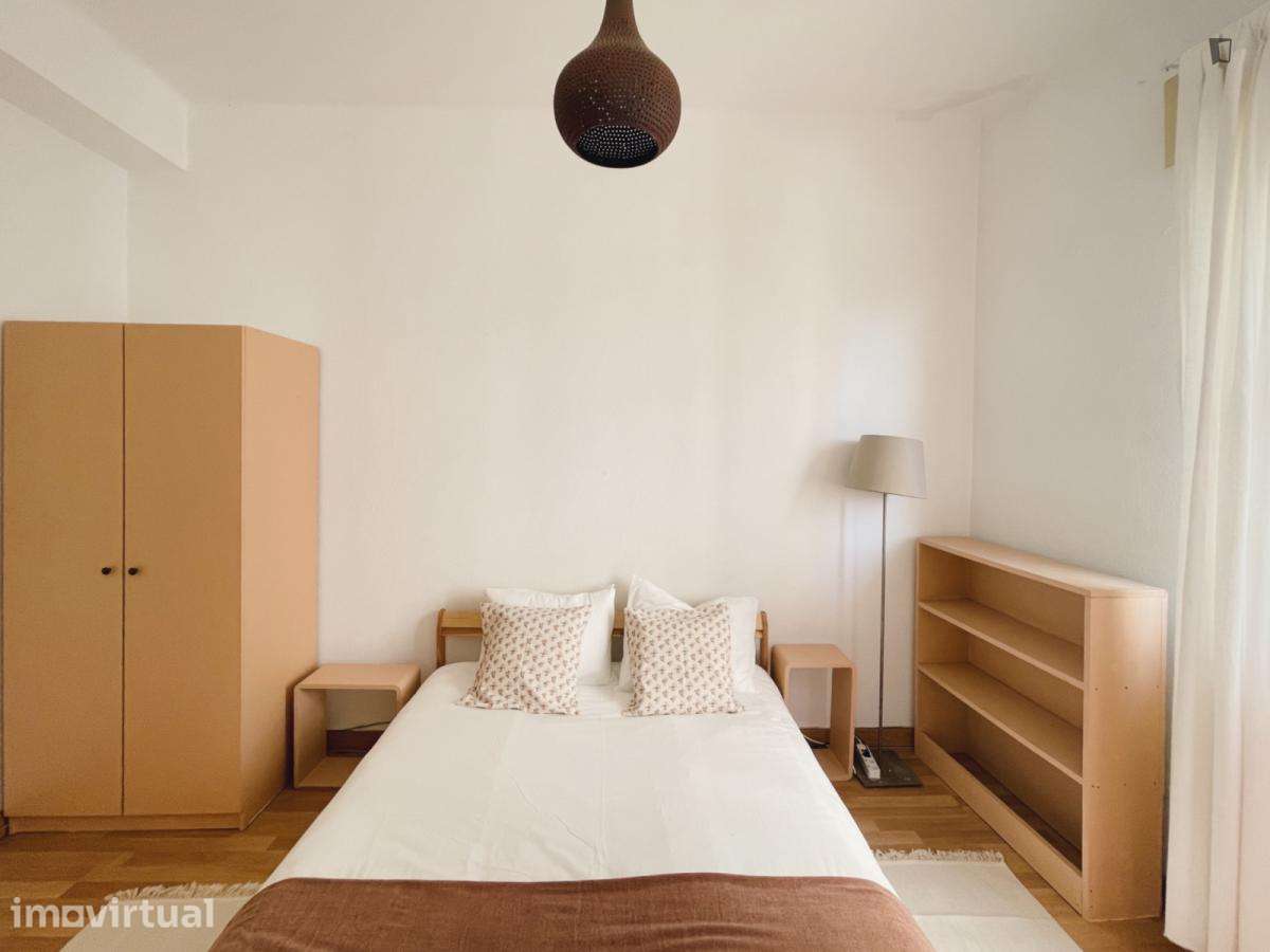 Quarto - localizado em Santo Ildefonso Porto - Grande imagem: 4/8