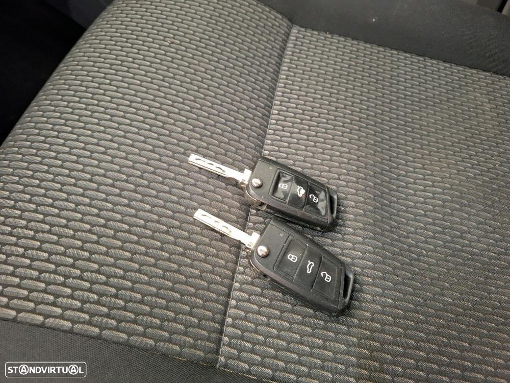 VW Transporter California T6.1 DSG Beach Tour Edition - 11