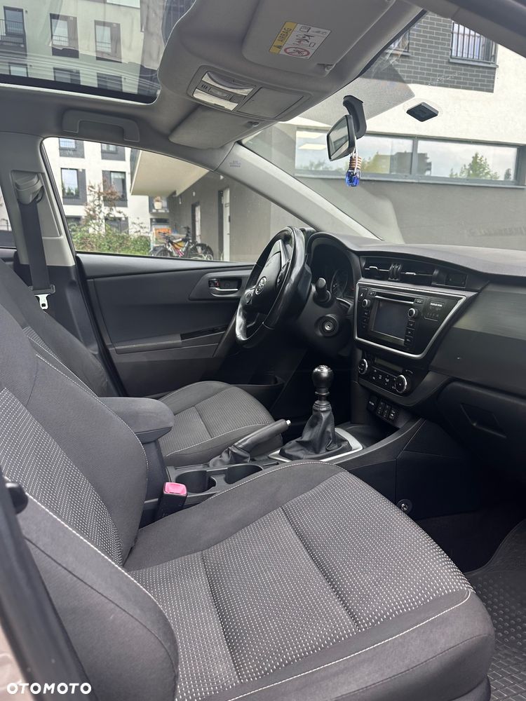 Toyota Auris 1.6 Prestige - 11