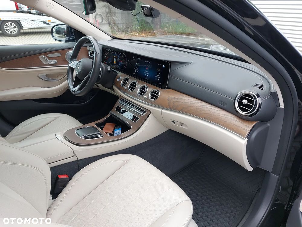 Mercedes-Benz Klasa E 220 d 4-Matic Avantgarde - 17