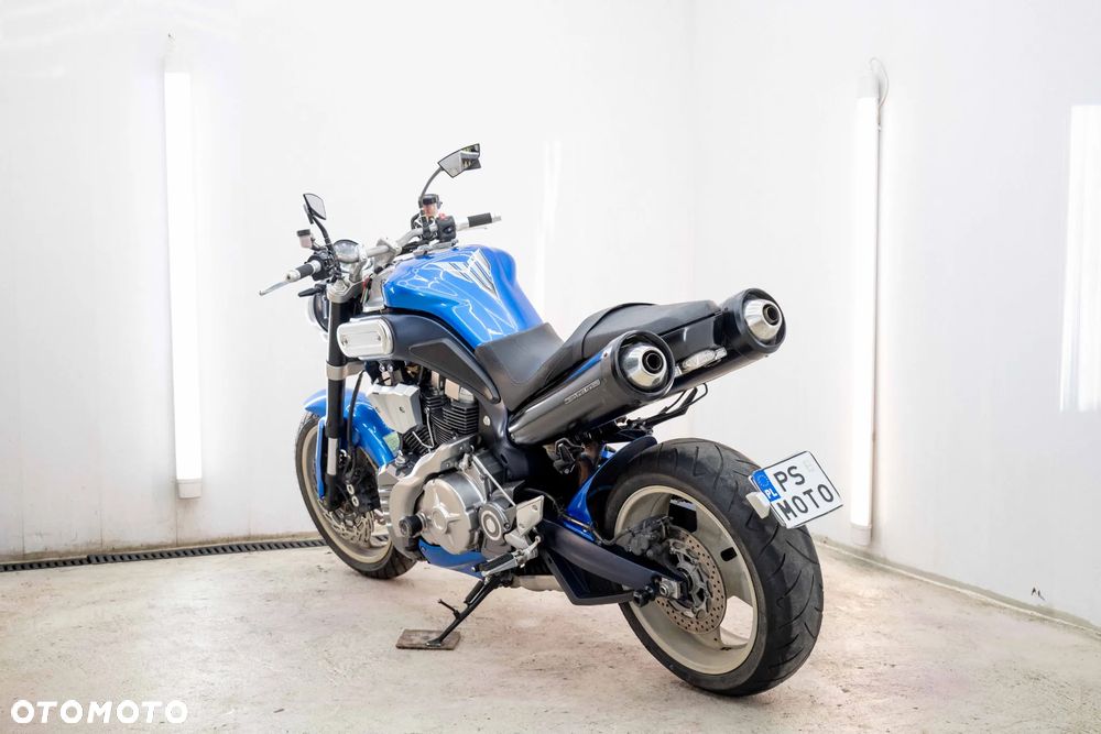 Yamaha MT - 8
