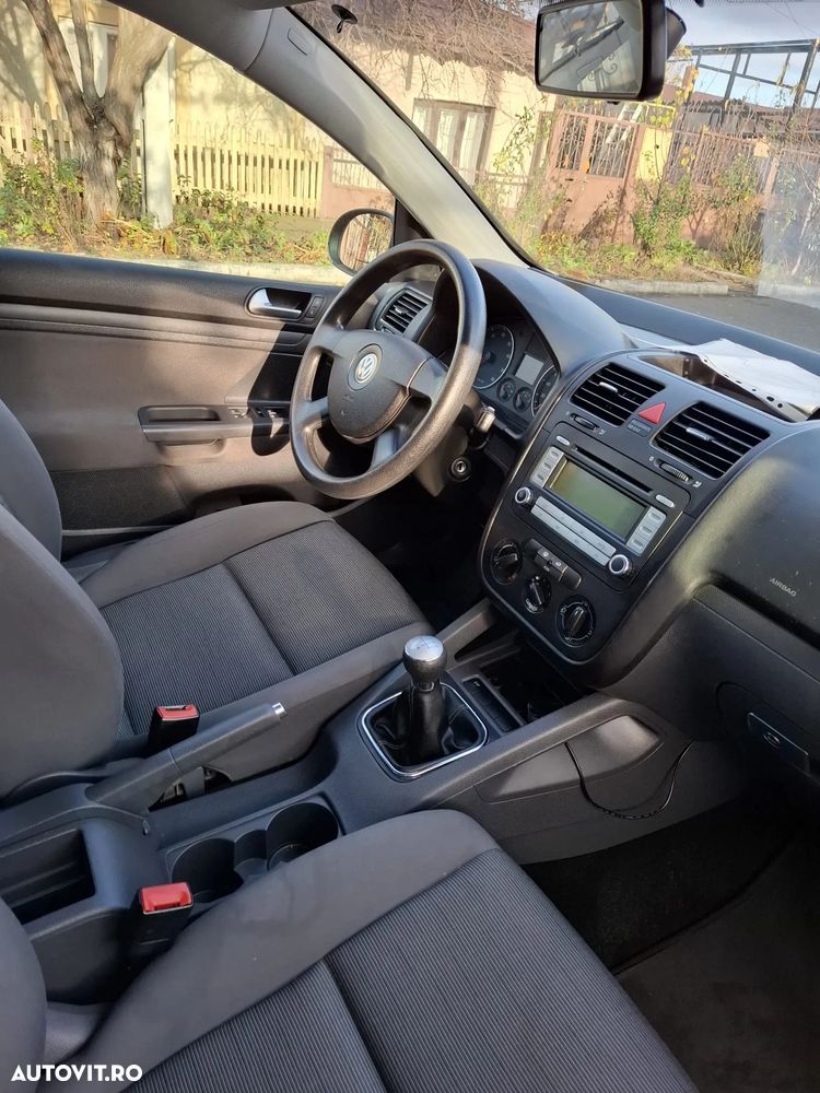 Volkswagen Golf - 11