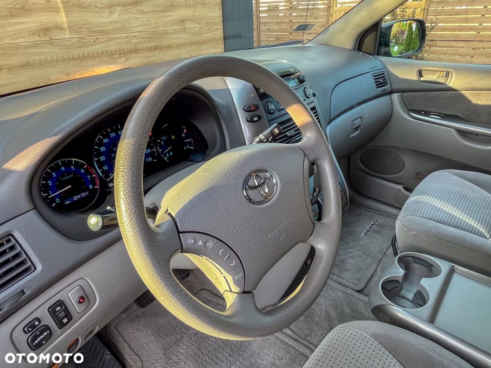 Toyota Sienna - 31