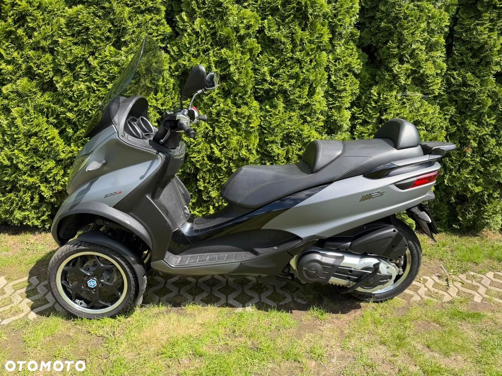 Piaggio MP-3 - 5