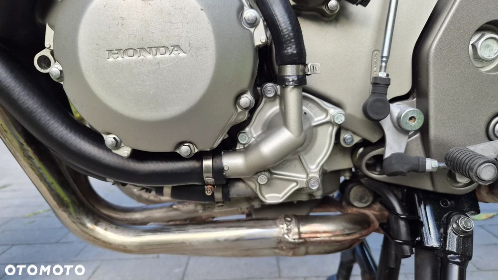 Honda CBF - 24