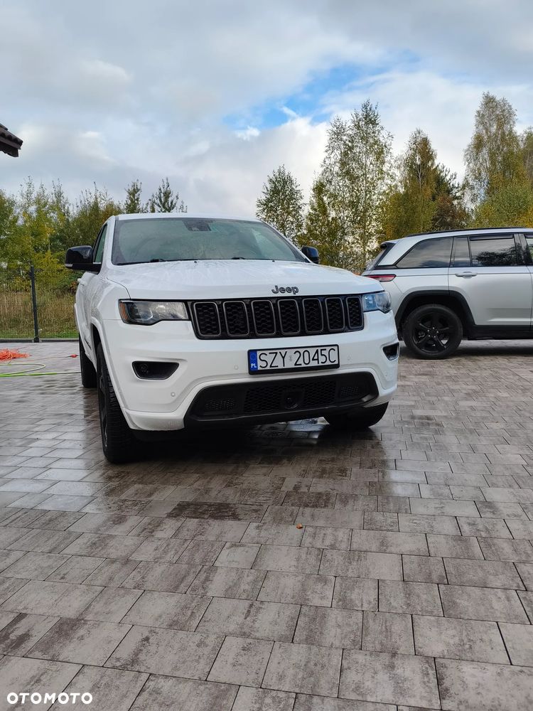 Jeep Grand Cherokee - 28