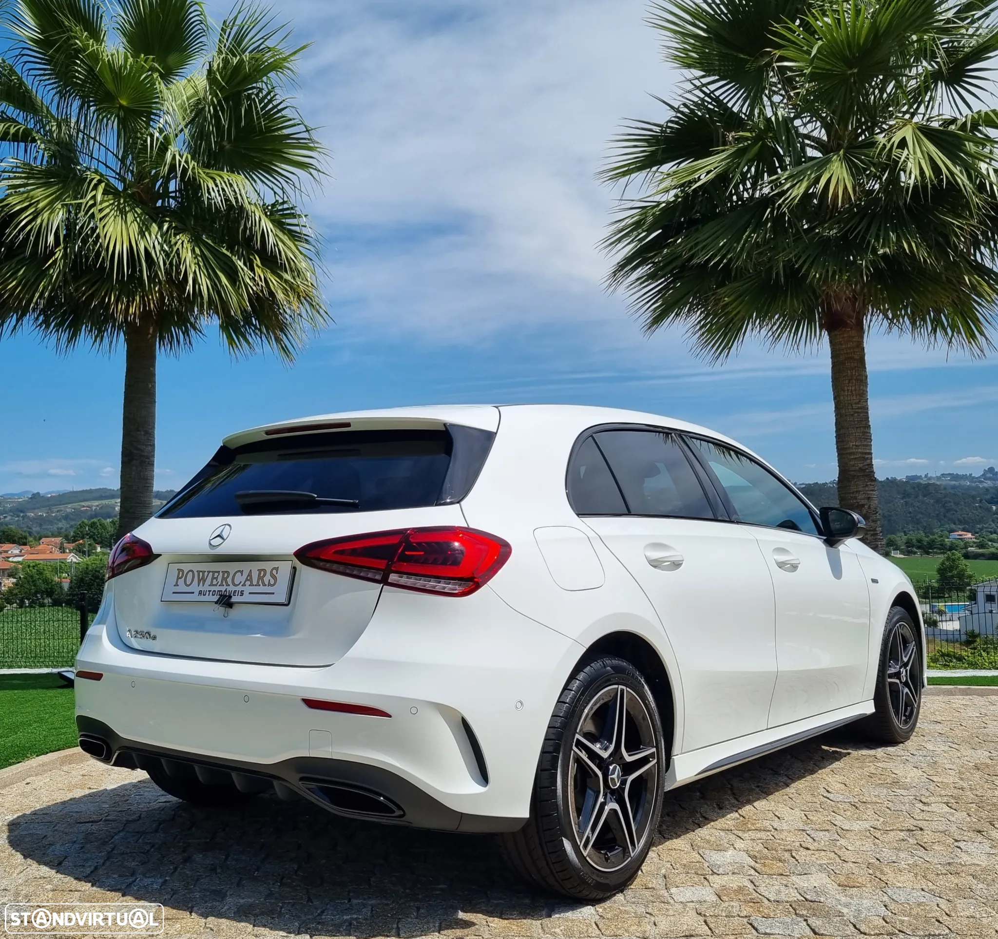 Mercedes-Benz A 250 e AMG Line - 9