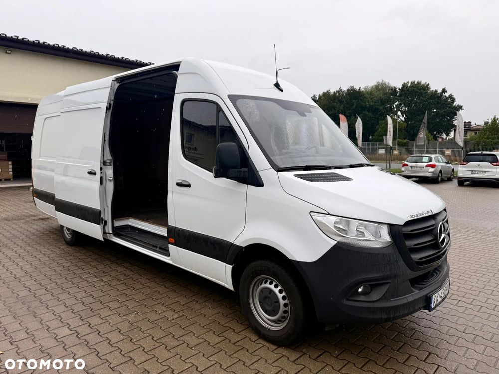 Mercedes-Benz Sprinter - 12