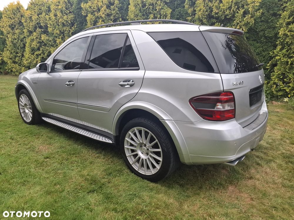 Mercedes-Benz ML 63 AMG 4-Matic - 13