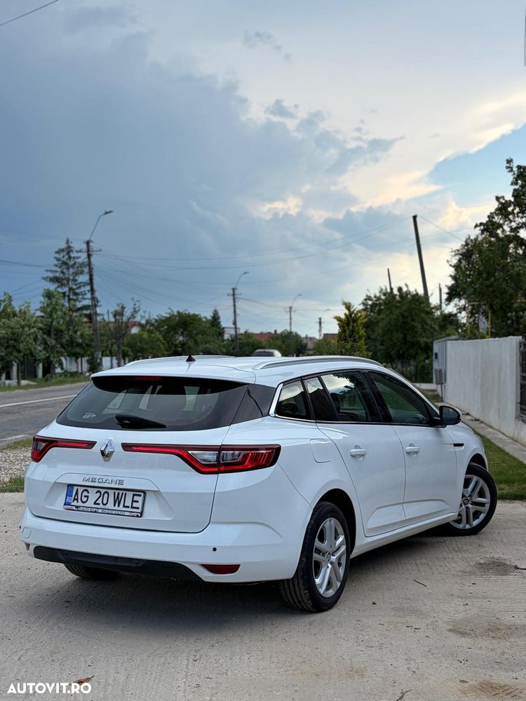 Renault Megane ENERGY dCi Zen - 11