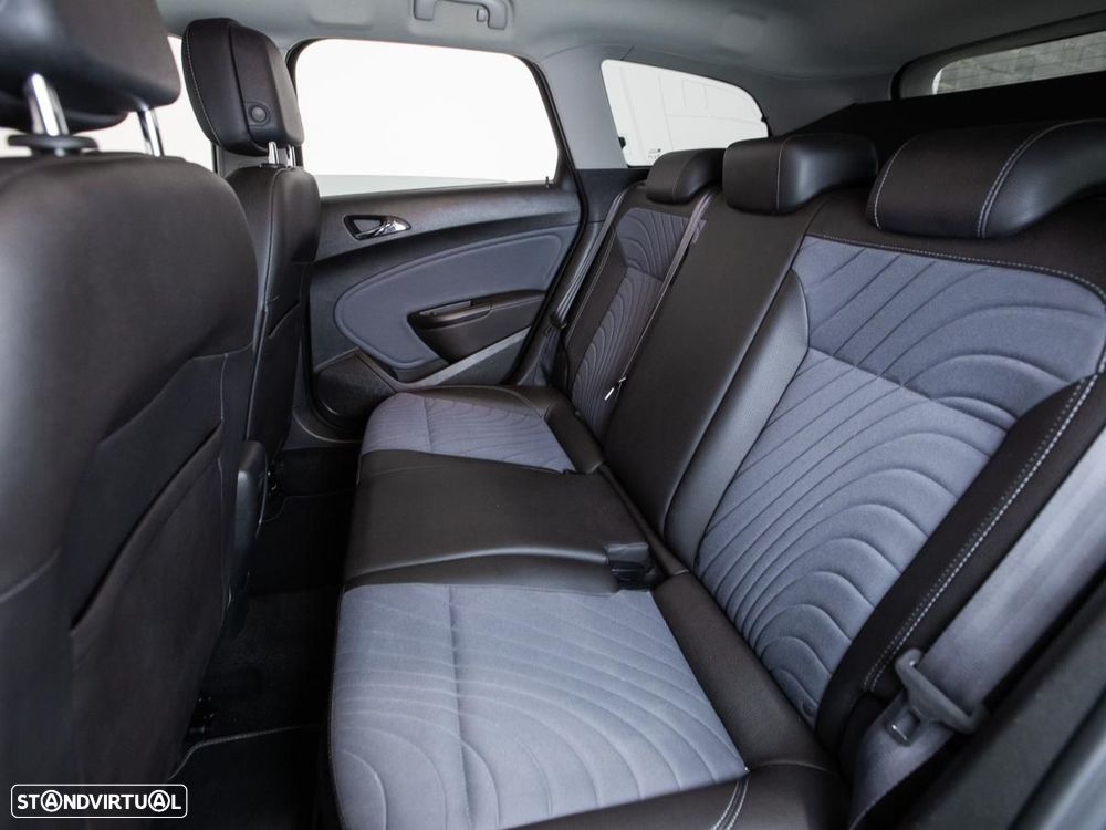 Opel Astra Sports Tourer - 9