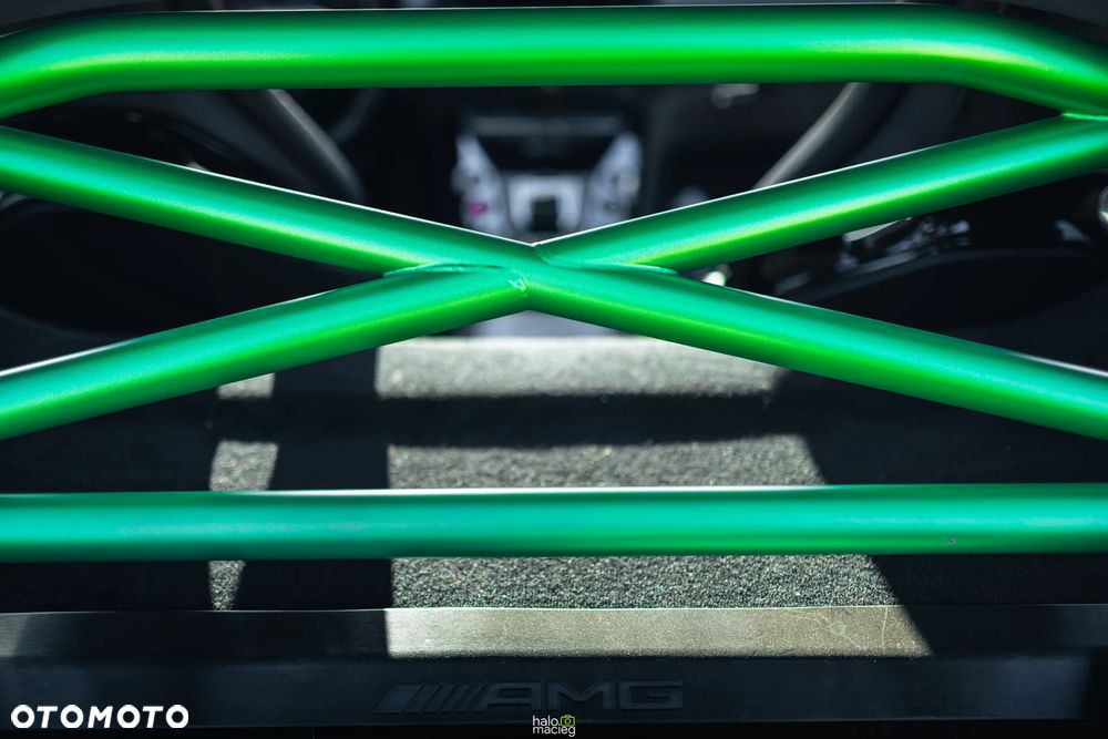 Mercedes-Benz AMG GT R - 20