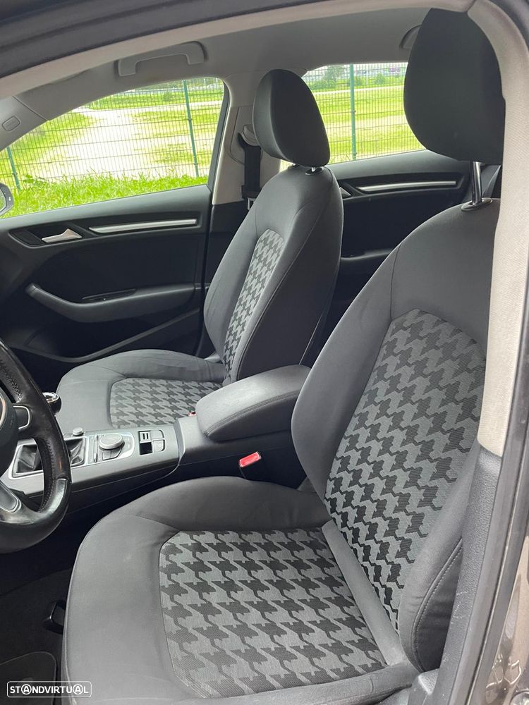 Audi A3 Sportback 1.6 TDI Advance - 12