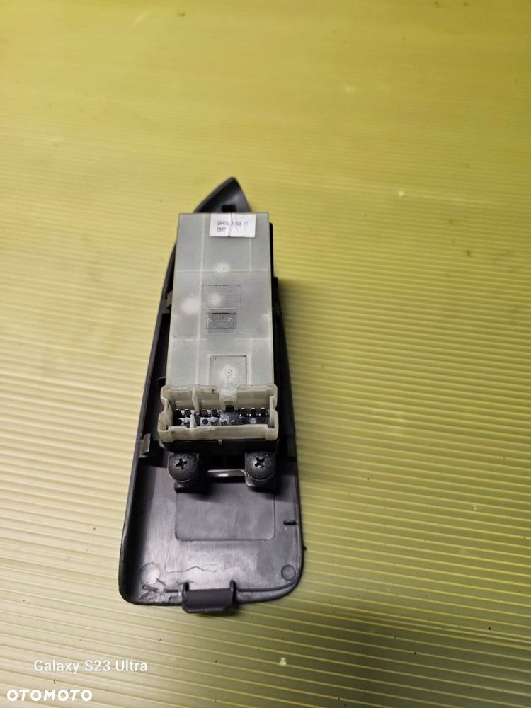 Przełącznik szyby lewy Maxity Cabstar 07-23r - 2