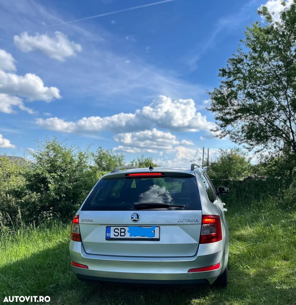 Skoda Octavia 1.6 TDI DSG Style - 8