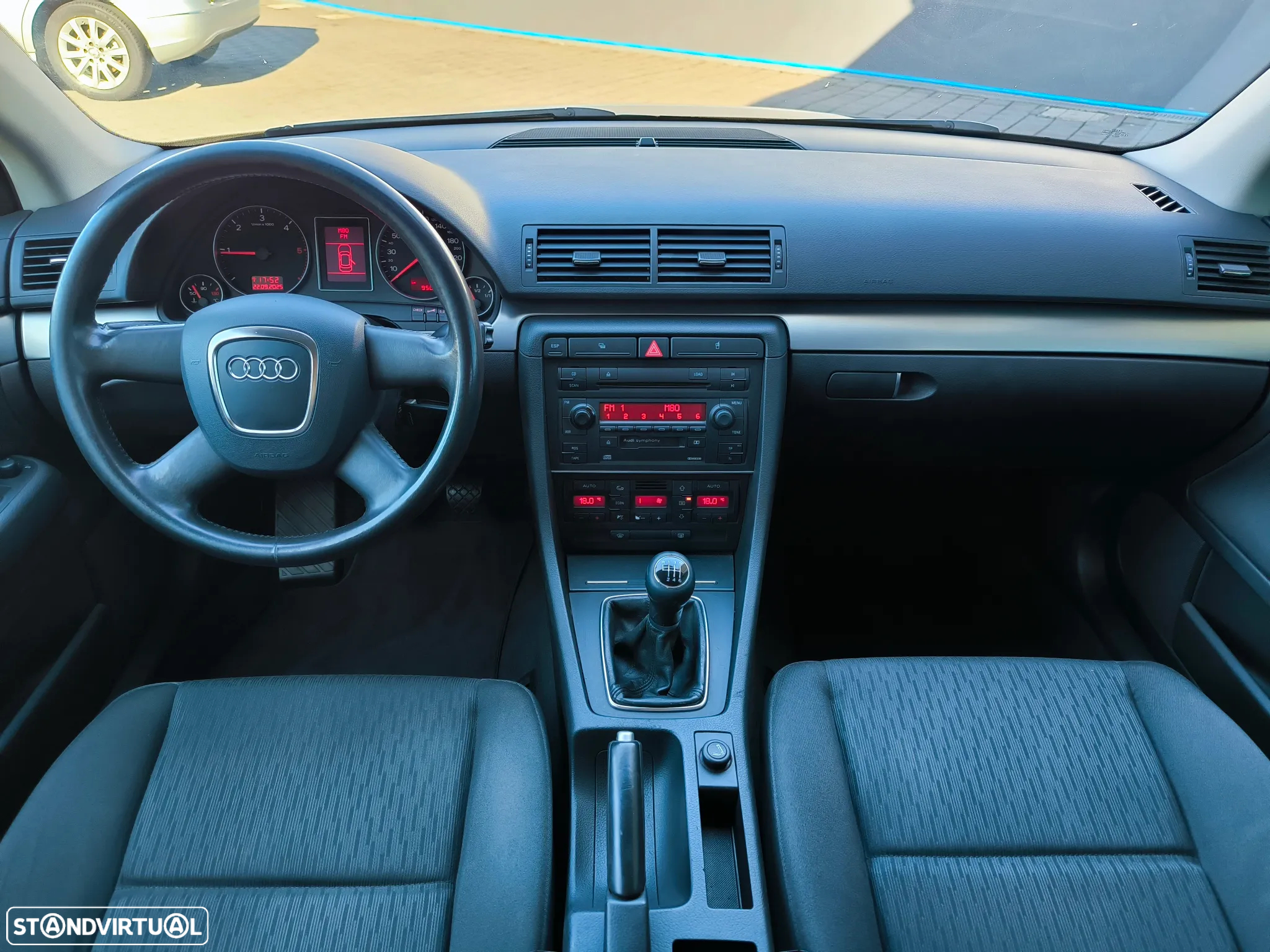 Audi A4 2.0 TDI Advance - 5