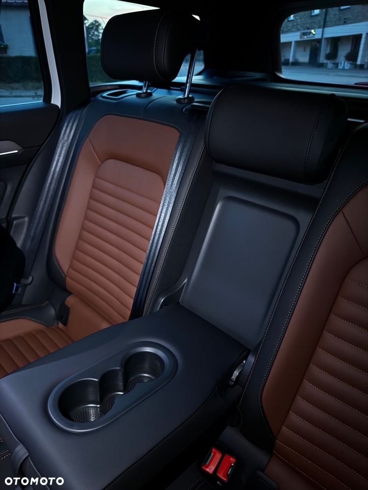 Volkswagen Passat Variant 2.0 TDI SCR DSG Elegance - 29