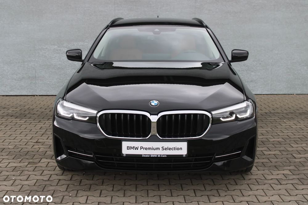 BMW Seria 5 530i xDrive mHEV - 2