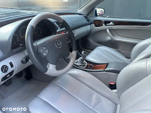 Mercedes-Benz CLK 200 - 29