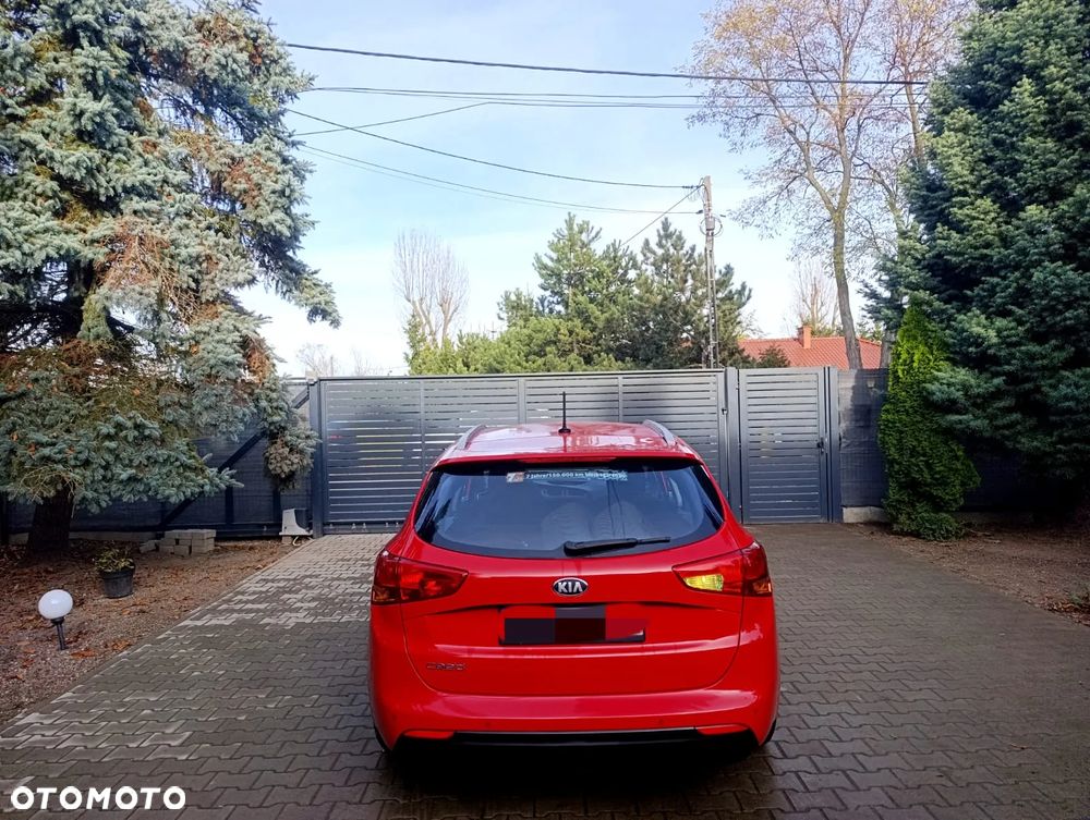 Kia Ceed 1.4 CVVT SW Dream Team Edition - 6