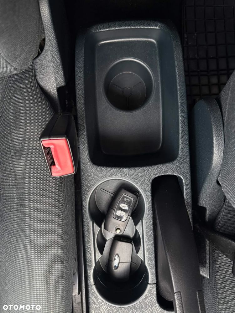 Ford Fiesta - 13